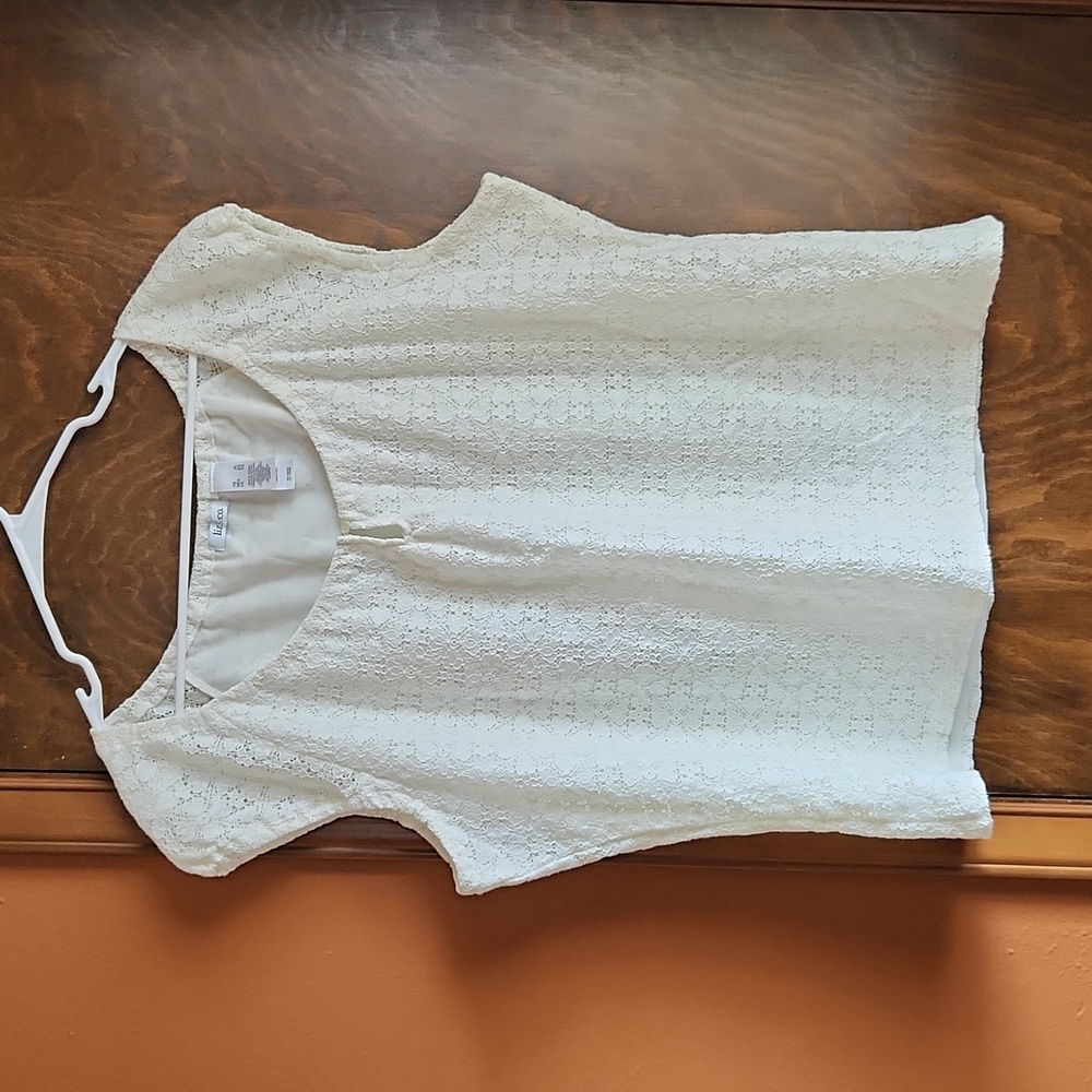 Liz&co Lacy Sleeveless Shirt
